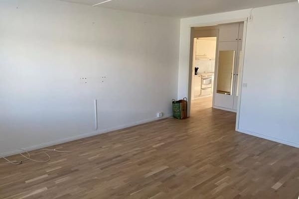 Ljus 2:a på Dalhem med parkering & wifi