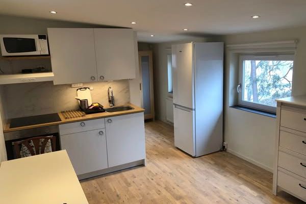 Charmigt minihus i Sollentuna – nära allt