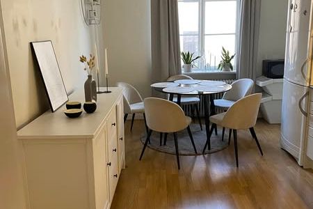 Möblerad 1:a med uteplats, centralt Örebro