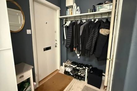 Ljus 1:a i Enskede nära T-banan