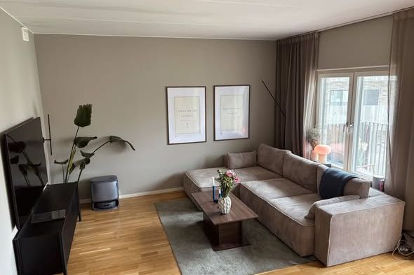 Ljus 2:a i Nacka med garage & laddbox