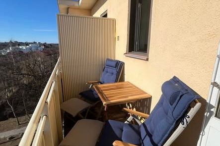 Högst upp på Gärdet med sol & utsikt