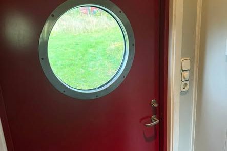 Stuga i Härryda nära badsjö & buss