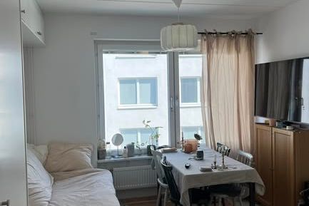 Nyrenoverad etta vid Brunnsviken