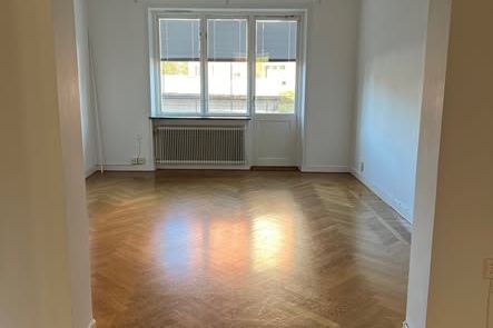 2 rok 76 kvm i Örnsro, Örebro – låg hyra