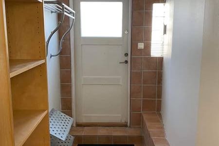 Prisvärd studio med eget kök i Hässelby