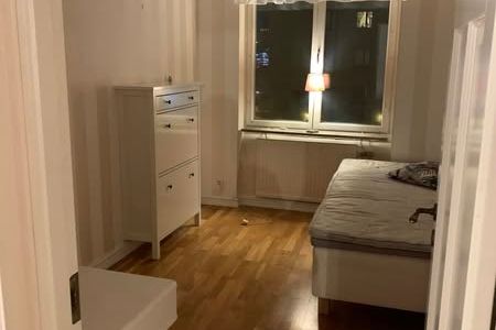 Möblerat rum uthyres i Solna C