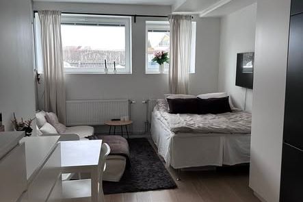 Stor och ljus etta i centrala Sollentuna