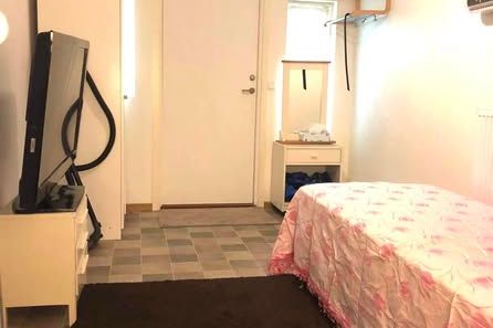 Mysig etta i Skärholmen med egen ingång
