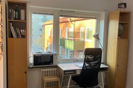 Möblerad minilägenhet i Guldheden