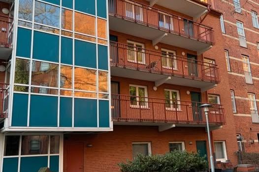 Fin 2:a med balkong vid Värnhem