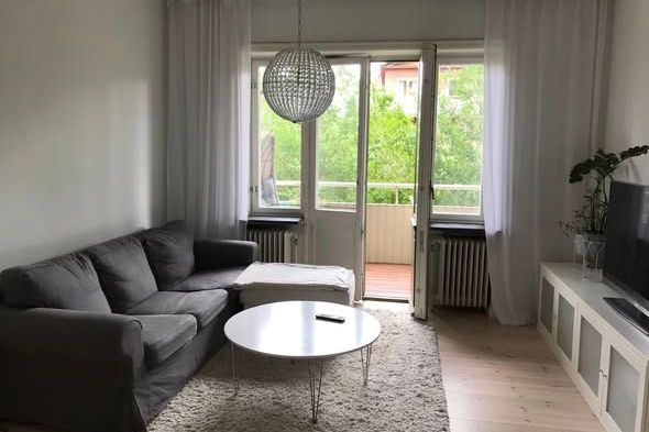 Möblerad 2a med stor balkong på Söder