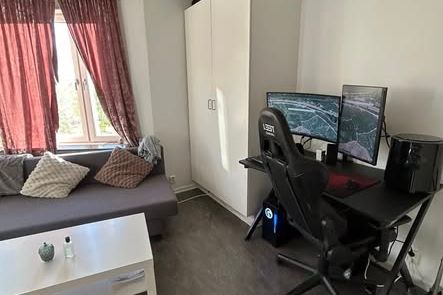 Möblerad 1:a i Flemingsberg nära pendel
