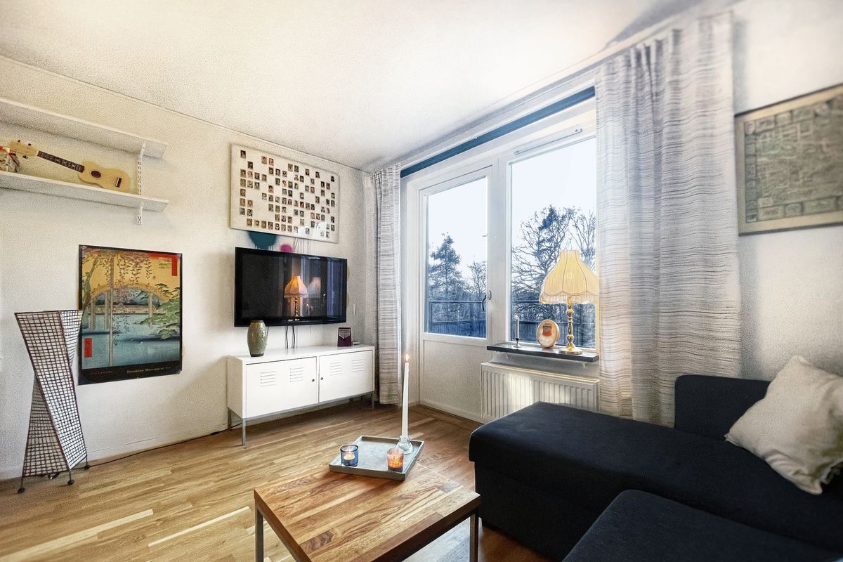 Stor solig etta med balkong