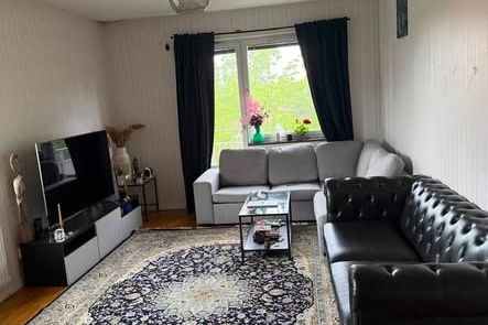 Möblerad 3:a på 75 kvm i Rotebro