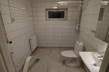 Delvis möblerad tvåa på Norr uthyres