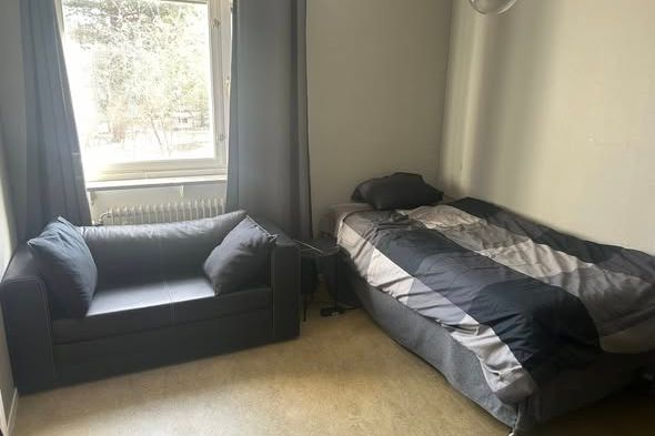 Mysigt rum i Högdalen – nära T-bana