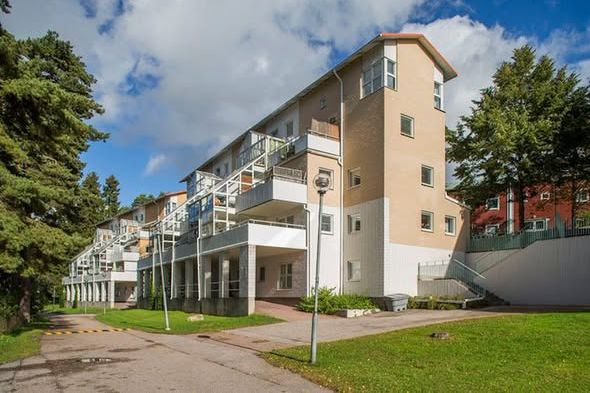 Rymlig 2:a i lugna Upplands Väsby – Upplands Väsby