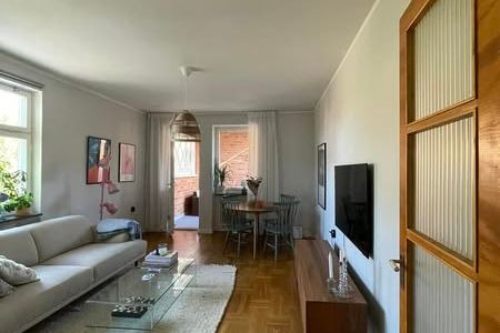 Möblerad 2:a i Luthagen med balkong