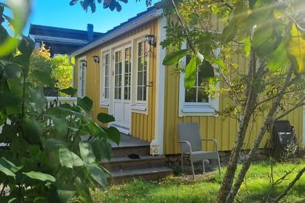Attefallshus uthyres i Trångsund 30 kvm