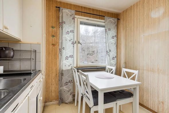 Ljus 2:a med balkong i Biskopsgården