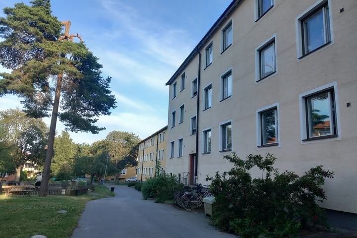 3 rok i lugna Hässelby nära T-bana – Stockholm