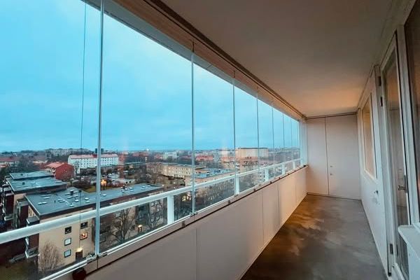 Gavellägenhet med balkong & utsikt i Solna