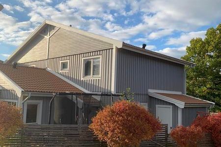 Ljust parhus i Älta, 5 RoK nära naturen