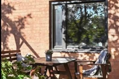 Radhusnära natur och vatten i Skogås