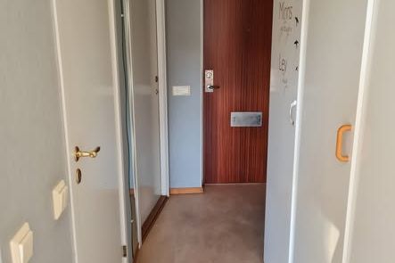 Egen ingång nära centrum Västerås