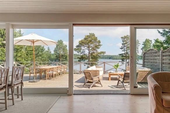 Skärgårdshus med brygga & bastu