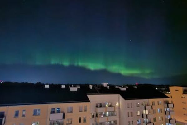 Modern 2:a i Solna med utsikt och bekvämligheter