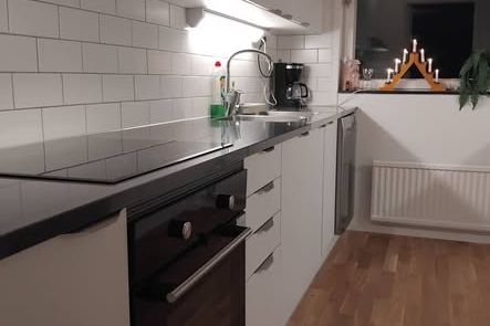 Möblerad 2:a i Alby med balkong