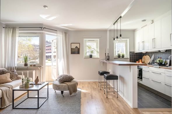 1:a nära Roslagsbanan – 32 kvm – Täby