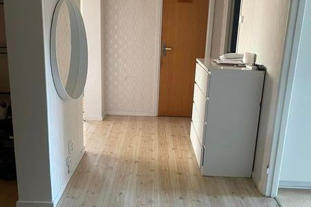 Rymlig 3:a i Bandhagen uthyres årsvis