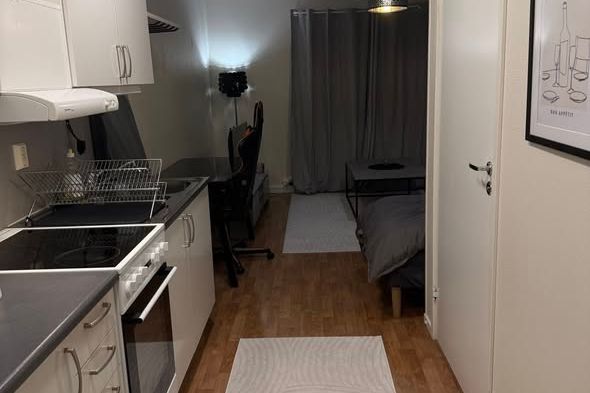 Möblerad studentetta nära universitet