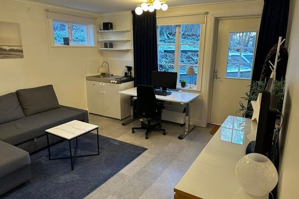 Fräsch studio i Stocksund med allt inkl.