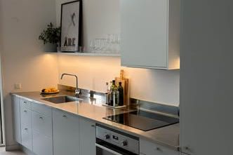 Möblerad lägenhet med sovloft i Täby