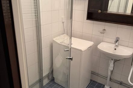 Ljus 2:a högst upp med sjöutsikt