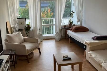 Möblerad 2:a i Grimsta med två balkonger