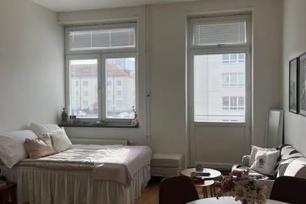Möblerad etta vid Högskolan juli-jan