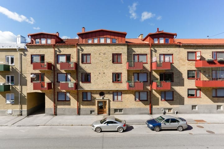Hjortstorpsvägen 21 – ÖREBRO
