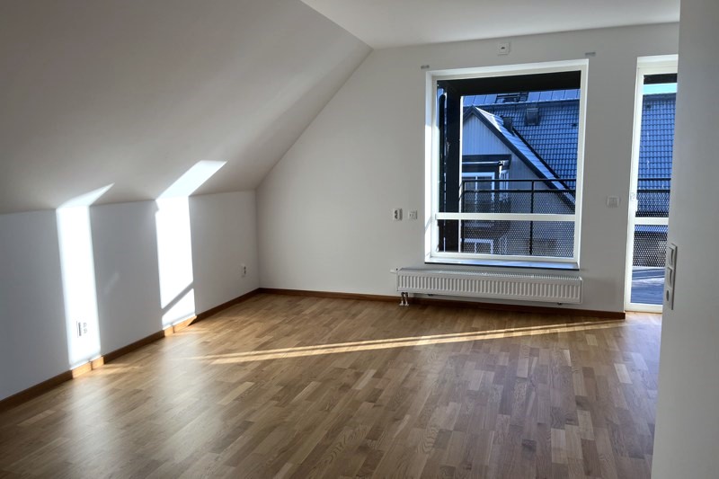 Adelas väg 9