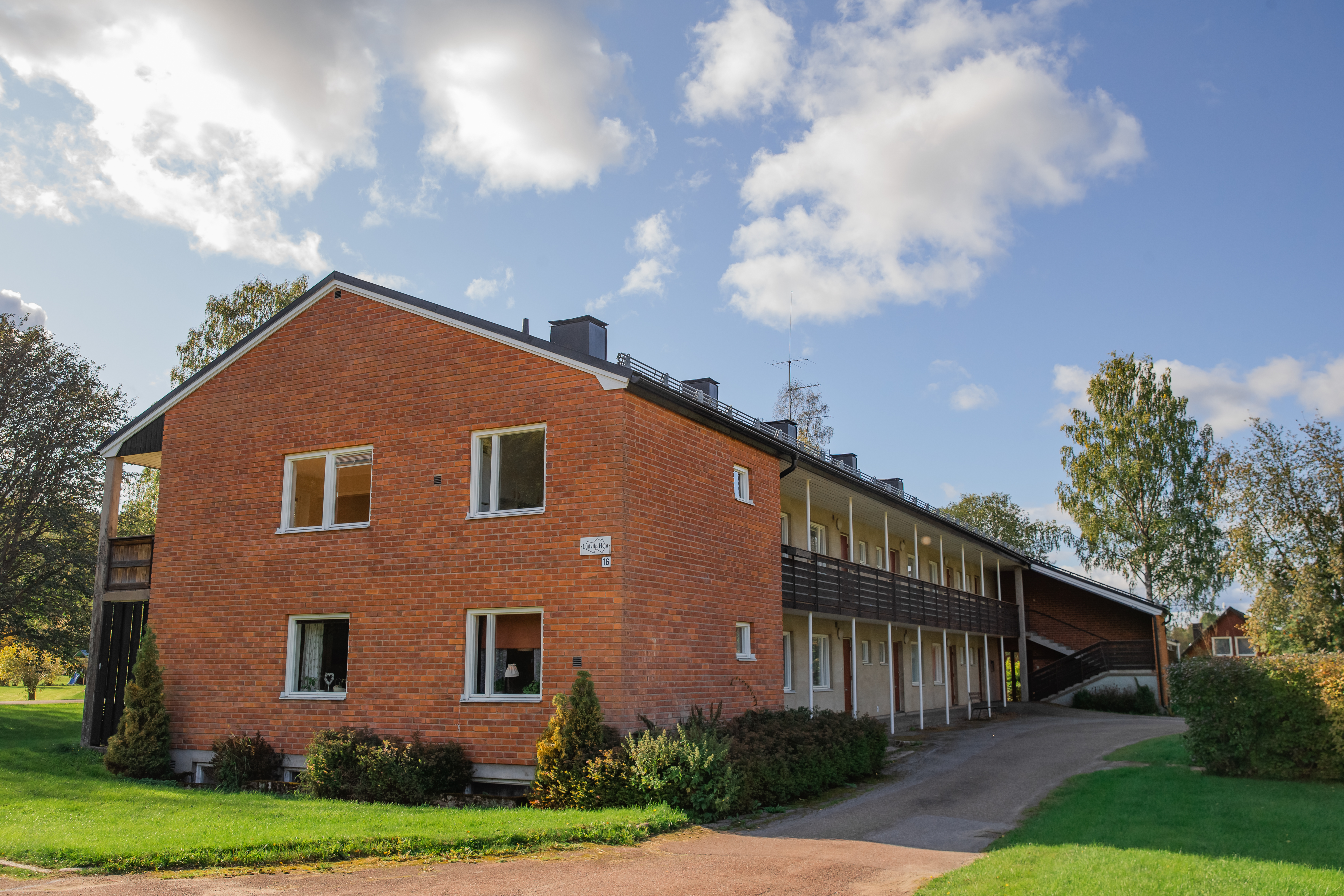 Oxbrovägen 16