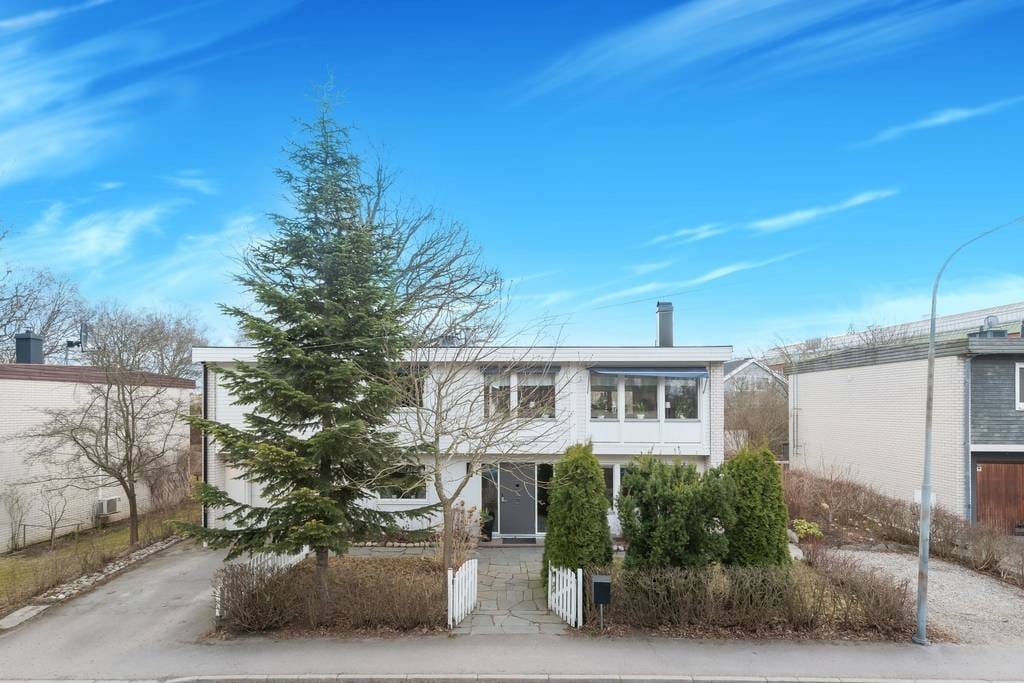 4 rok · 110 m² i Hässelby