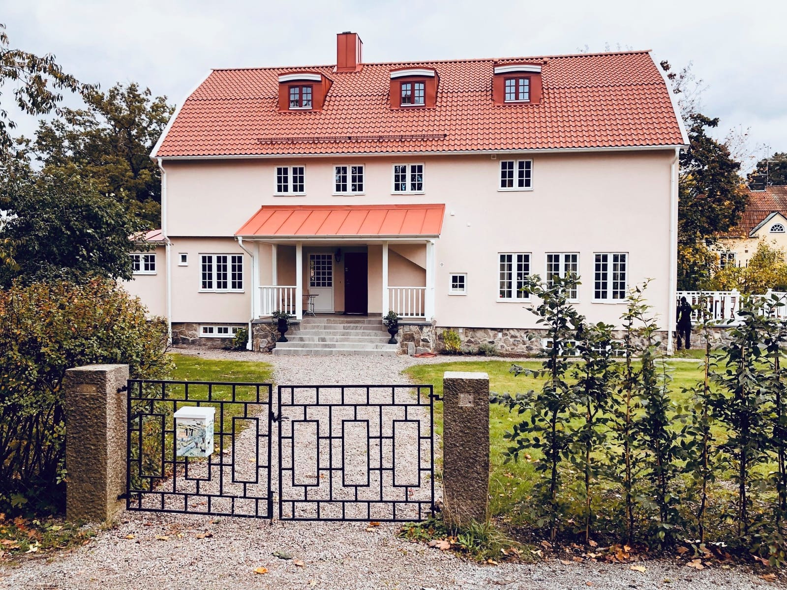 9 rok · 400 m² i Djursholm – bild 2