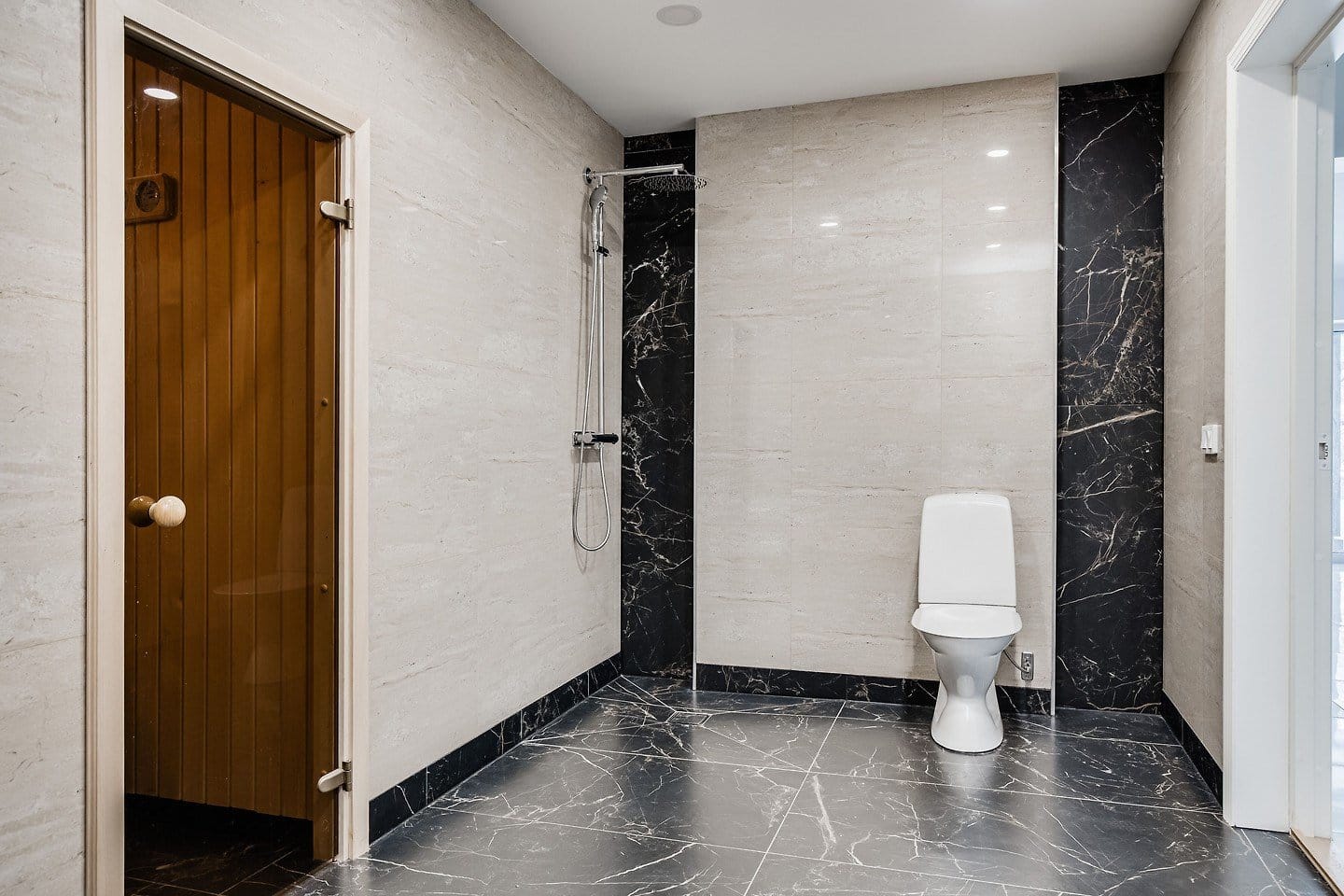5 rok · 320 m² i Tibro – bild 13
