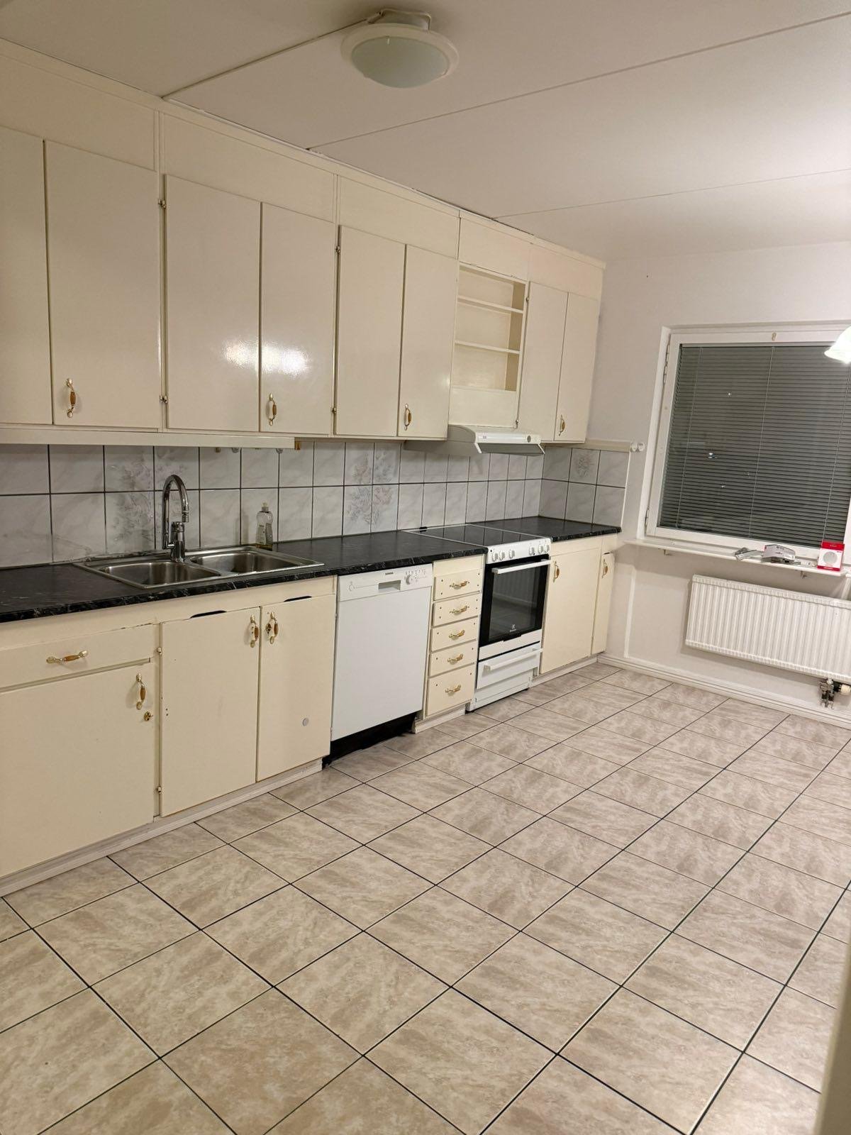 Lägenhet, 5 rooms, 105 sqm, Norsborg