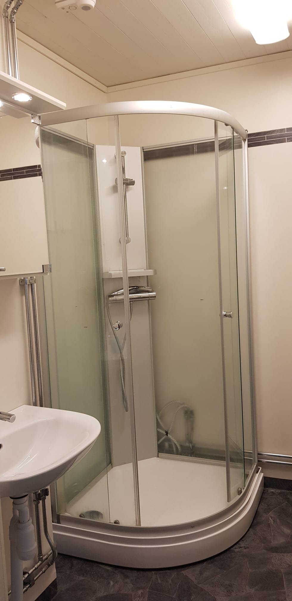 1 rok · 75 m² i Örbyhus – bild 4