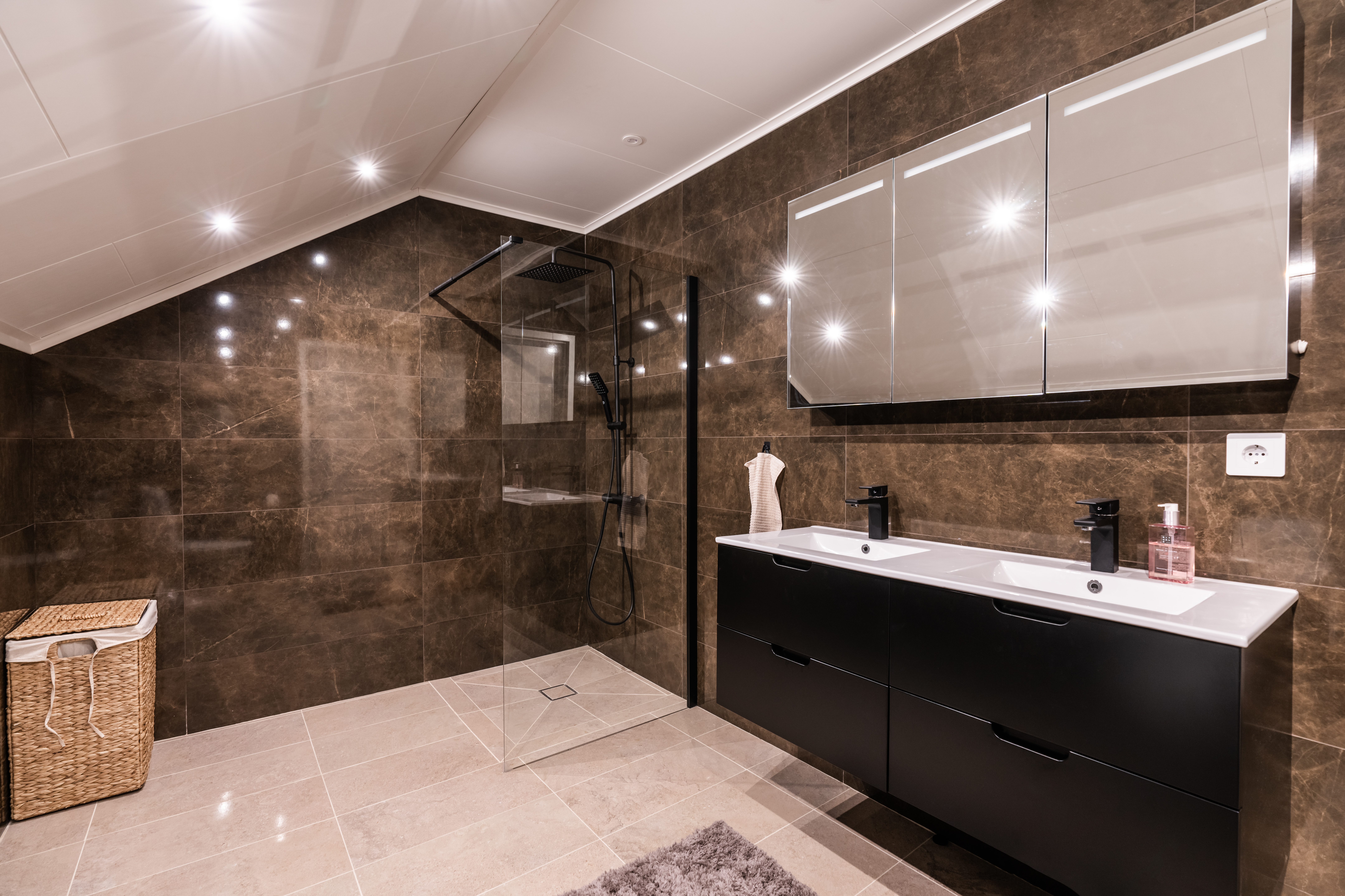 Villa/Hus, 7 rooms, 168 sqm, Karlskoga – bild 3